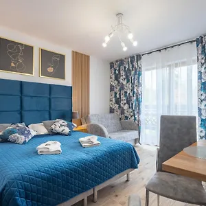 https://apartament-38-okrzei-1c.szklarskaporebahotels.net